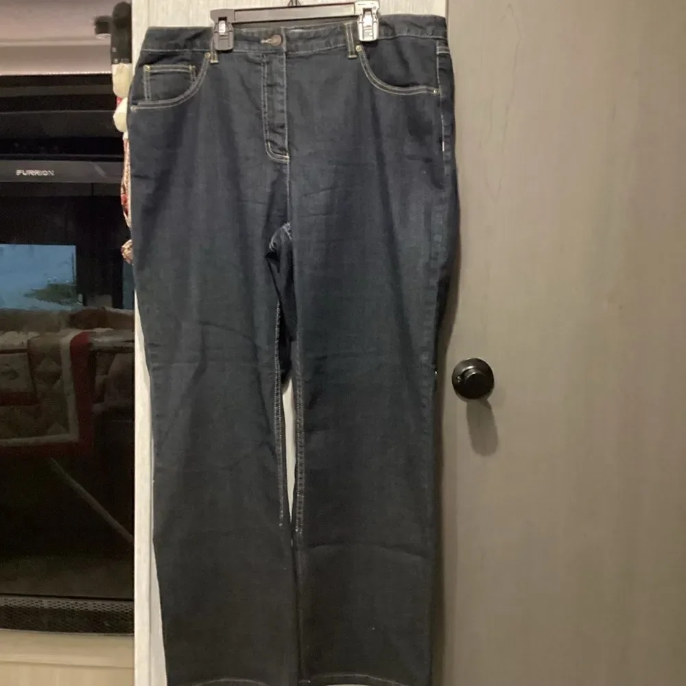 NWOT. Christopher & Banks Women’s Size 14 Short Black Stretch Denim Jeans